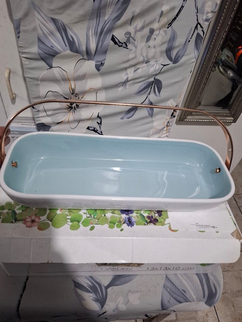Tray (Category: Other Kitchenware & Tableware) located in Makati City. Submitted by thedeclutteringabuela (Listing ID 1358622285, Image 3). Description: ceramic tray. new.