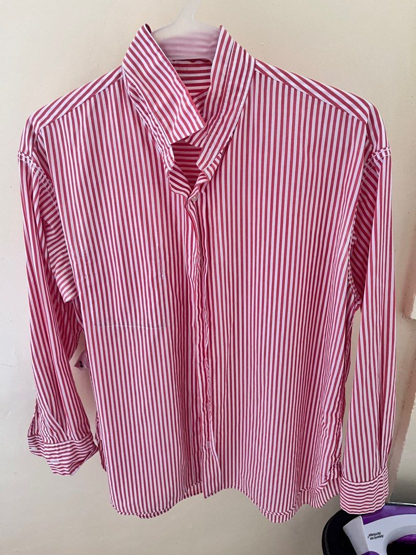 UNIQLO BUTTON DOWN (Category: Longsleeves) located in Flora. Submitted by brandedselection31 (Listing ID 1358552926, Image 1). Description: Fits up to L .