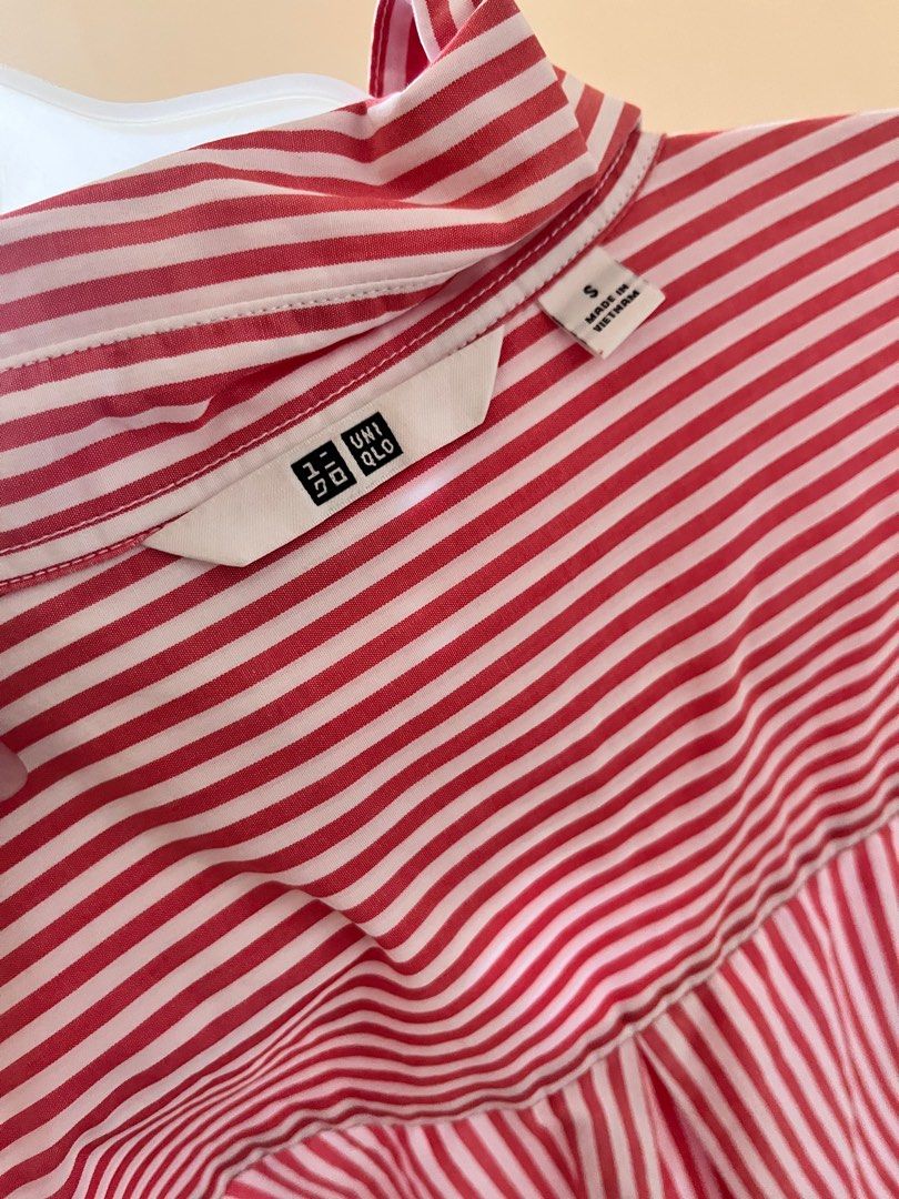 UNIQLO BUTTON DOWN (Category: Longsleeves) located in Flora. Submitted by brandedselection31 (Listing ID 1358552926, Image 2). Description: Fits up to L .