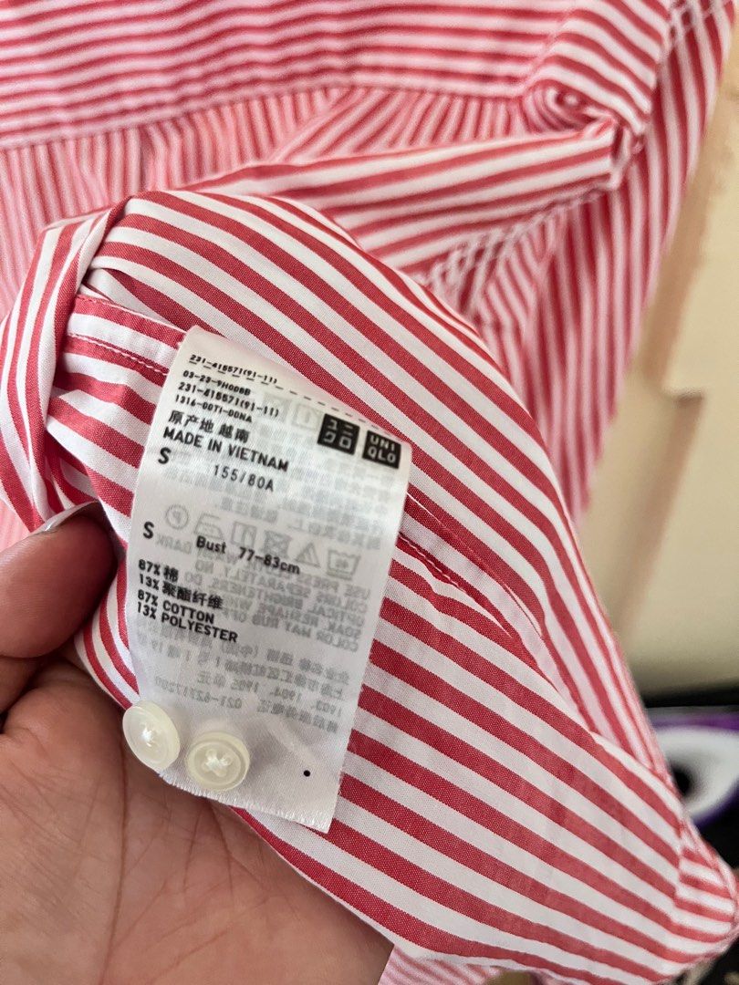 UNIQLO BUTTON DOWN (Category: Longsleeves) located in Flora. Submitted by brandedselection31 (Listing ID 1358552926, Image 3). Description: Fits up to L .
