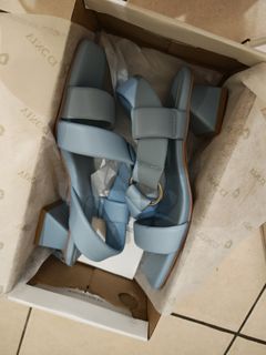 (Category: ) located in . Submitted by yap_preloved (Listing ID 1358594385, Image 1). Description: .