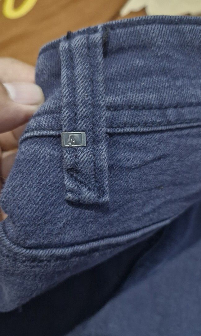 Volco nova jeans (Category: Jeans) located in Pili. Submitted by the_g_thrift (Listing ID 1358670149, Image 3). Description: Volcom nova jeans Size 32 on tag Size: 34 on tape measure Lemgth: 42 Hem: 8 Very good to excellent condition Issue need wash minimal sign of used. Price: 849 plus sf Location: pili camarines sur (bicol) Unli vouch or any request related to the product for your safety. Pm/dm for more info/details #PTPAdminSalamat.