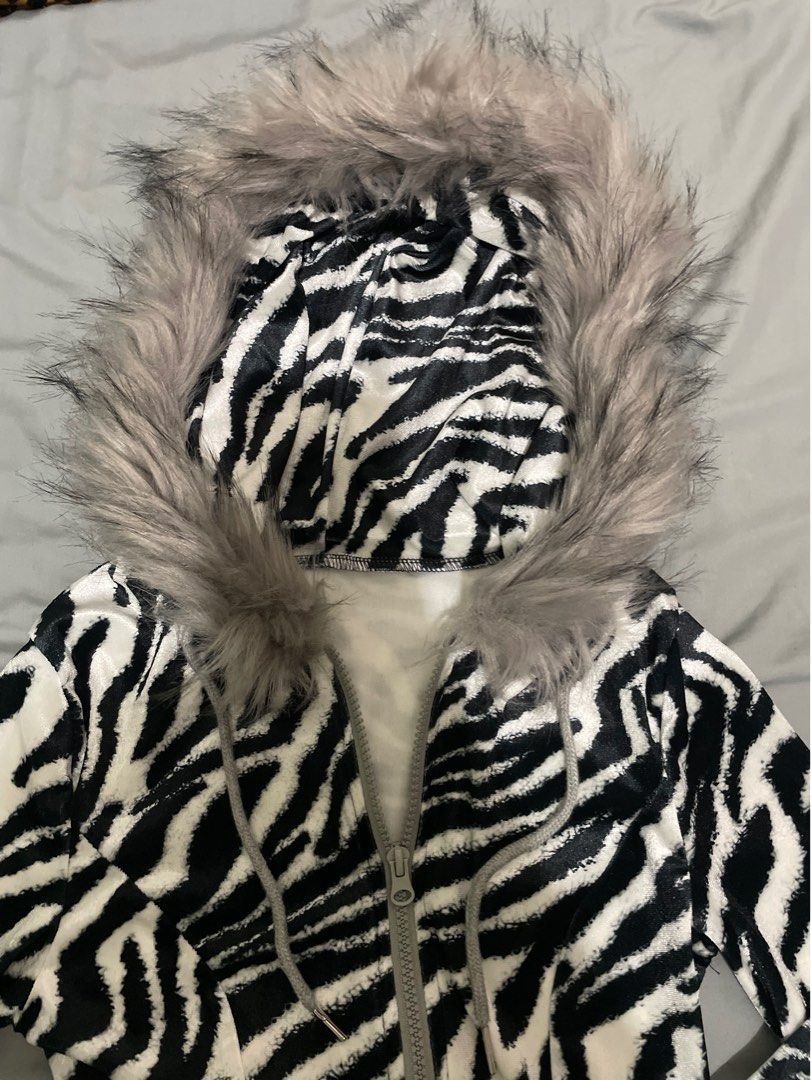 y2k 2000s visual kei vkei gyaru mcbling animal print zebra print
