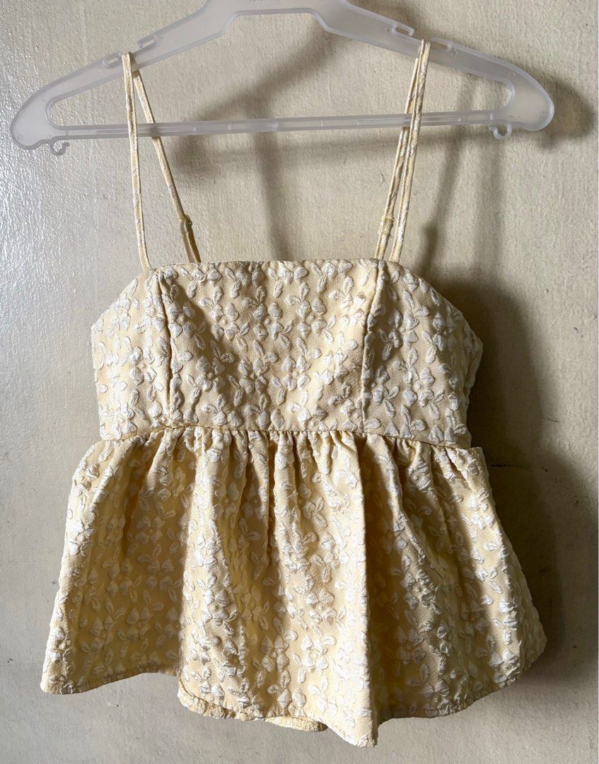 Yellow Ruffle Hem Camisole Top (Category: Sleeveless) located in Manila. Submitted by patetchie (Listing ID 1358595951, Image 1). Description: Never worn. RFS, size too big .