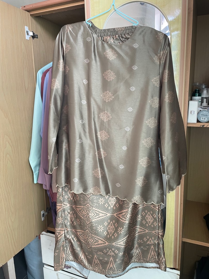 Zehra Kurung main image 0