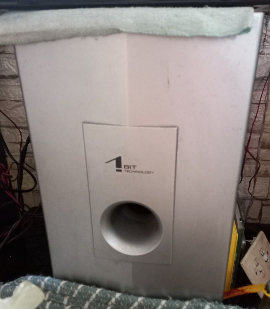 1 Bit sound system (Category: Soundbars, Speakers & Amplifiers) located in Muntinlupa City. Submitted by voltlovebird (Listing ID 1358926367, Image 2). Description: sale plus sf.. DEFECTIVE, no power, kyo n magpagawa, igla nlng di gumana. AS IS WHERE IS......