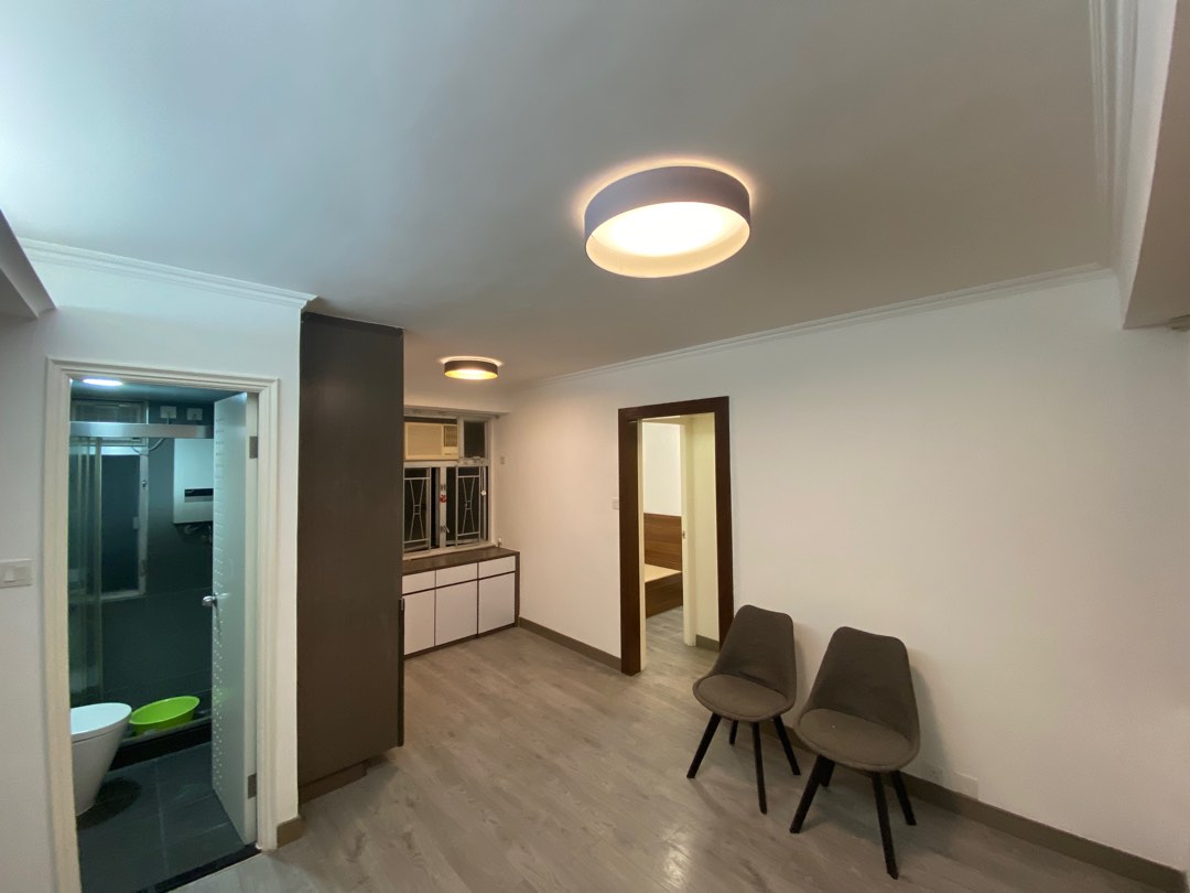 Owner, two-bedroom unit at High Wei Court in Chai Wan, beautifully furnished, ready to move in63438637364225113