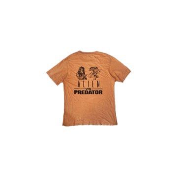 Alien vs Predator x Uniqlo (Category: Tshirts & Polo Shirts ) located in Cagayan de Oro. Submitted by bp.crate (Listing ID 1358922533, Image 1). Description: Size fitting: L L: 29” W: 22.5” DM for details .