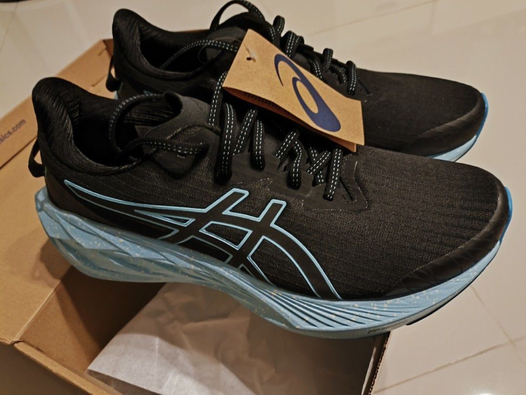 Asics Novablast 4 liteshow (Category: Sneakers) located in Singapore. Submitted by shinsou (Listing ID 1358875616, Image 1). Description: Brand new with tag. Special liteshow edition in US 9.5..