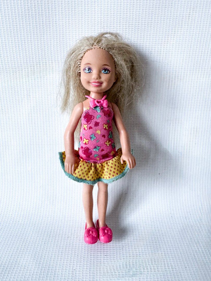 Barbie Chelsea Doll (5.5 inch) (Category: Kids Toys) located in Cainta. Submitted by mly_d (Listing ID 1358770833, Image 2). Description: Barbie Chelsea Doll (5.5 inch) ₱ 250 • Chelsea is known as Barbie’s younger sister in the Barbie universe. • Chelsea dolls are smaller than the standard Barbie doll, designed for younger children. • They are perfectly sized for little hands as they are 5.5 inches tall. • They encourage imaginative play and help
