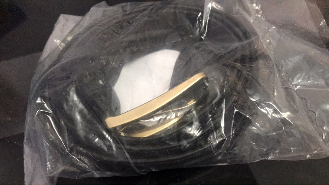 Black thin leather women belt (Category: Belts) located in Manila. Submitted by lineagecouture (Listing ID 1352885586, Image 3). Description: Tondo warehouse Black belt makapal L 39 inches via tapemeasure No cod May ibang kulay.