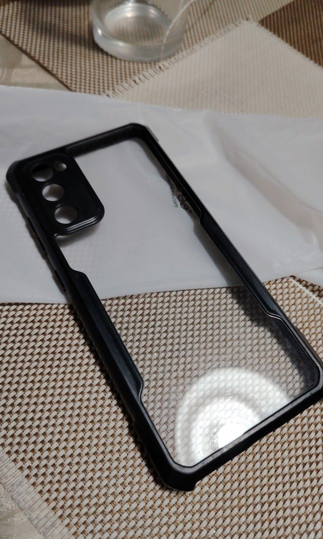 BRAND new samsung back case (Category: Cases & Sleeves) located in Taguig. Submitted by amboymacoy (Listing ID 1358924137, Image 1). Description: Brand new original case for samsung galaxy S20 FE Case was bought at samsung sm aura..