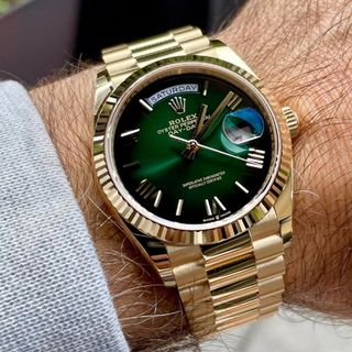 (Category: ) located in . Submitted by buywatch88 (Listing ID 1358771713, Image 1). Description: .