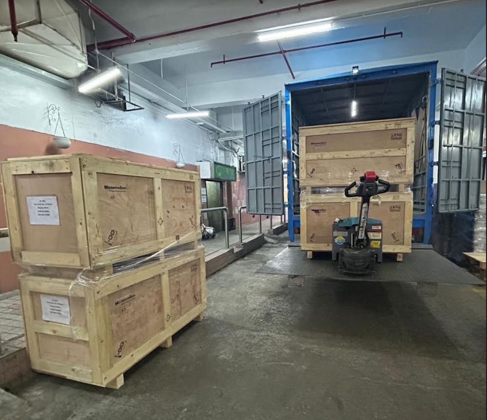 ✅Call 98055123🟢16-ton truck for warehouse entry, unloading area, pickup and delivery services.62863124418818113