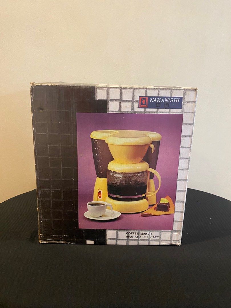 Coffeemaker percolator (Category: Coffee & Tea Tableware) located in Quezon City. Submitted by sunlaymac (Listing ID 1358745362, Image 1). Description: Never used . Working Stocked only . 220v Declutterring .