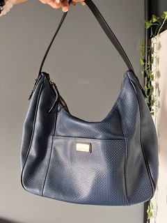 (Category: ) located in . Submitted by fashionlabels (Listing ID 1358768581, Image 1). Description: .