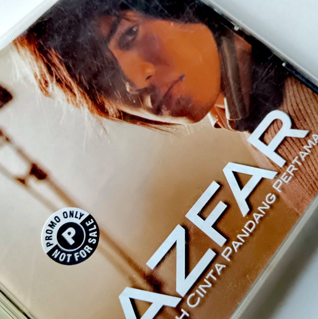 COLLECTIBLE MUSIC CD Azfar 'Jatuh Cinta Pandang Pertama' (Promo Edition ...