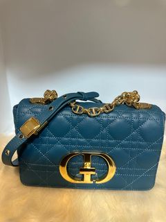(Category: ) located in . Submitted by authentic_branded (Listing ID 1358902892, Image 1). Description: .