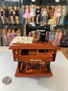 Diorama Sewing Vintage Machine