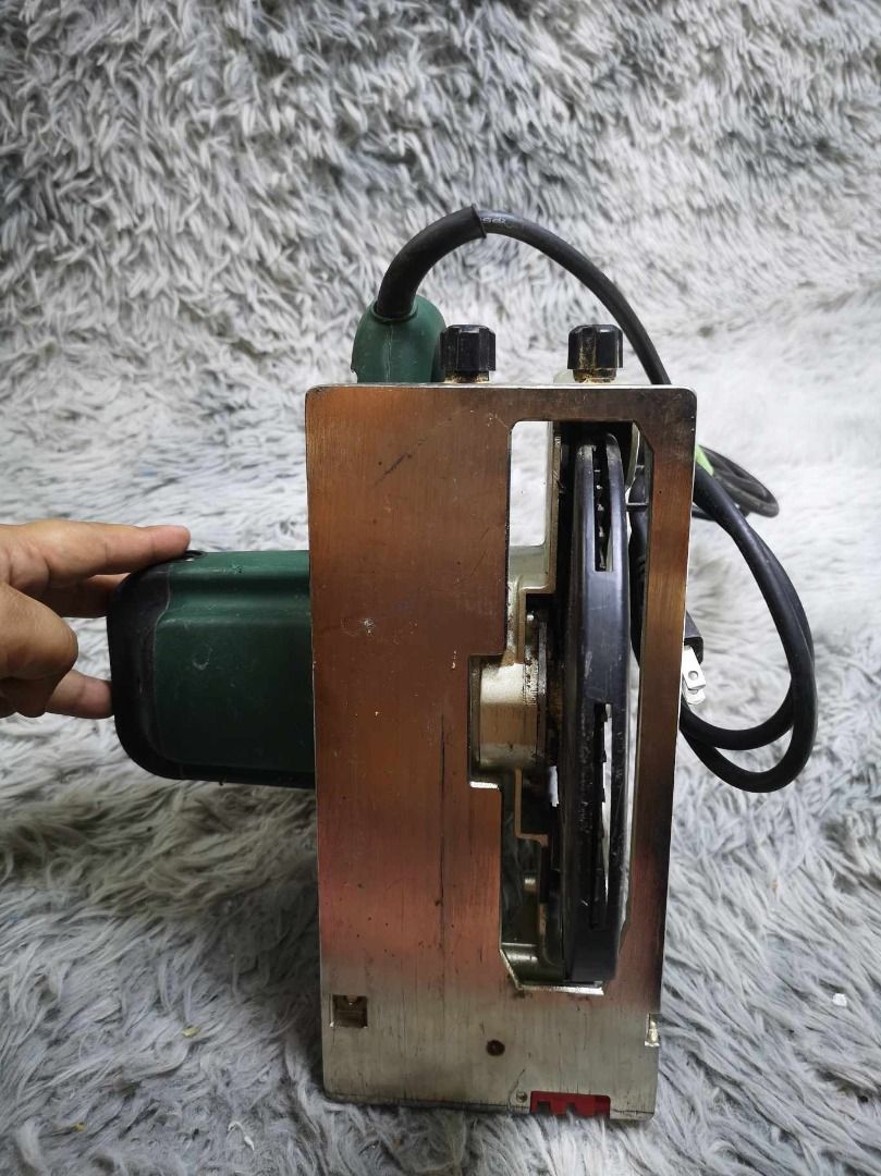 Electric Circular Saw (Category: Construction Tools & Equipment) located in Santa Cruz. Submitted by jmy_surplus.2 (Listing ID 1358835859, Image 3). Description: Size ; Color ; Green Type ; Saw Brand ; No brand Material ; Steel Style ; Electric Circular Saw JMY 4.