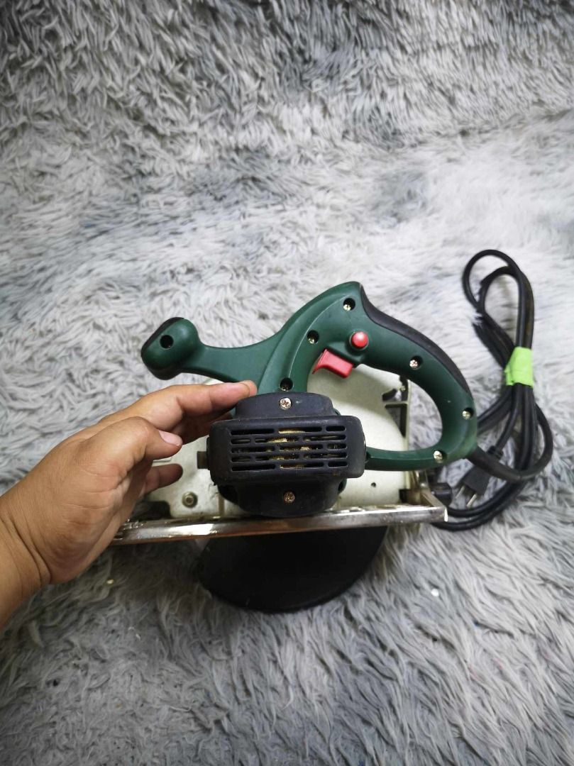 Electric Circular Saw (Category: Construction Tools & Equipment) located in Santa Cruz. Submitted by jmy_surplus.2 (Listing ID 1358835859, Image 2). Description: Size ; Color ; Green Type ; Saw Brand ; No brand Material ; Steel Style ; Electric Circular Saw JMY 4.