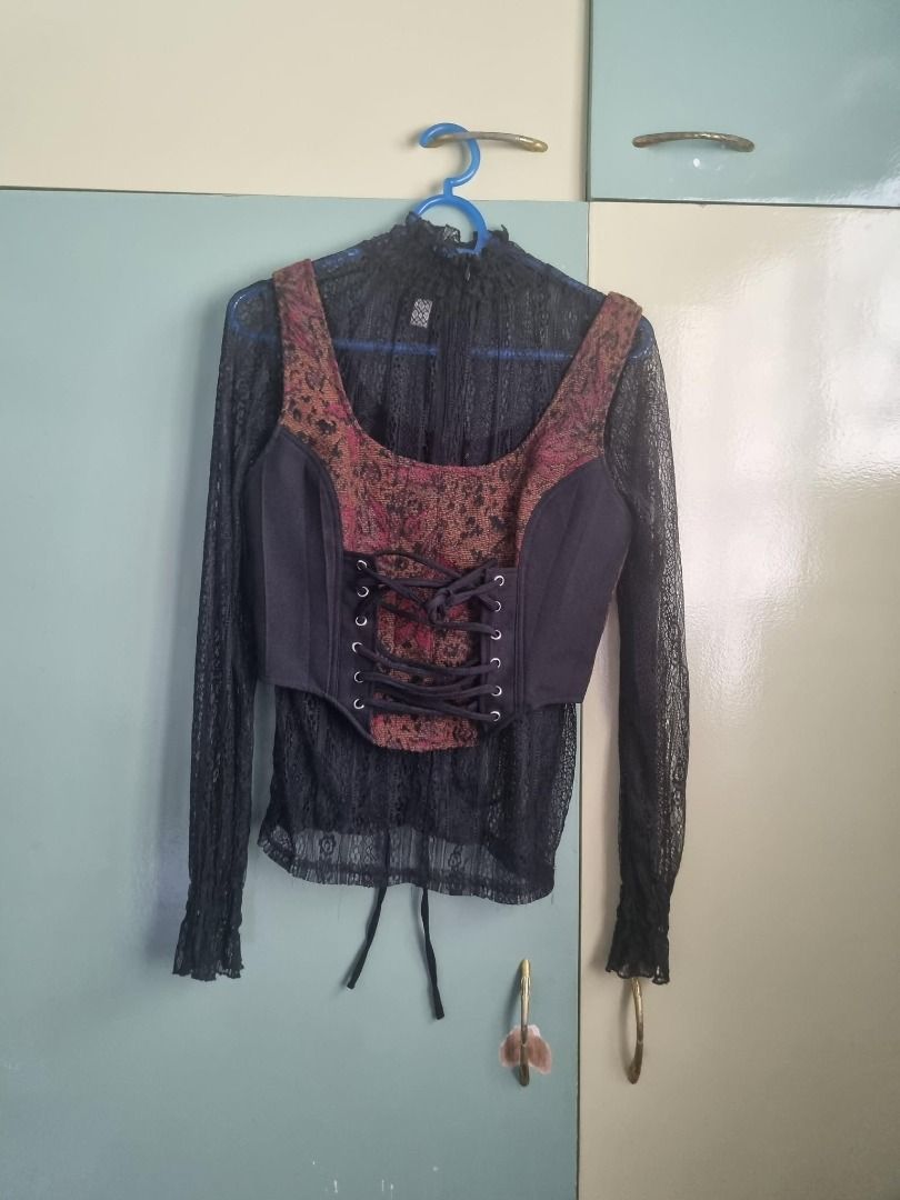 Floral Upcycled Corset + Lace Inner (Category: Longsleeves) located in Quezon City. Submitted by patataskat (Listing ID 1358814772, Image 2). Description: ✨ ️ Ledikram's Creation's Corset + Inner ✨ ️ Super pretty!!! They make their corsets with upcycled fabric ✨ Lace-up back ✨ ️ Never used, di po keri yung corset vibes for myself ✨ ️ Bust: 36-38 inches ✨ ️ Waist: 26-28 inches 📝 Buyer shoulders shipping fee (Grab/Lalamove for same-day delivery, J