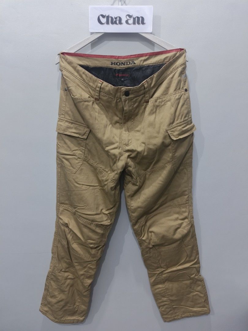 Honda Riding Pants (Category: Helmets and other Riding Gears) located in Leyte. Submitted by chaem89 (Listing ID 1358867357, Image 1). Description: Honda Riding Pants with knee pads (but needs to be replaced) 17 width on waist (best fit on sz34) 42 length Excellent used condition.
