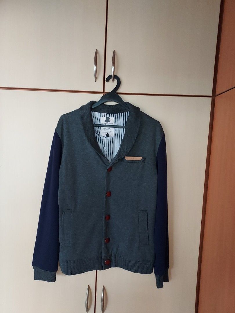 Jacket (Category: Coats, Jackets and Outerwear) located in Singapore. Submitted by happy4788 (Listing ID 1358795520, Image 3). Description: wore 1 time only.