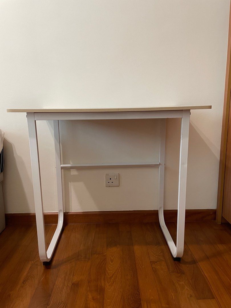 Study desk table (Category: Tables & Sets) located in Singapore. Submitted by tenmehta (Listing ID 1358744942, Image 2). Description: Nice sturdy study desk table.