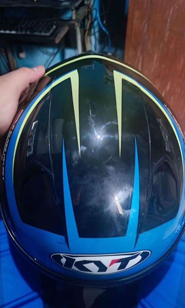 Kyt Nfr XL 61-62 (Category: Helmets and other Riding Gears) located in San Pedro. Submitted by admarcus51 (Listing ID 1358913415, Image 3). Description: minimal scratches.
