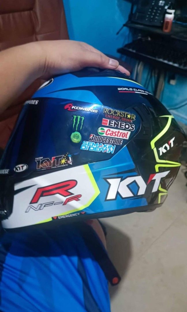 Kyt Nfr XL 61-62 (Category: Helmets and other Riding Gears) located in San Pedro. Submitted by admarcus51 (Listing ID 1358913415, Image 2). Description: minimal scratches.