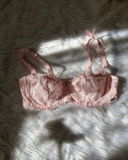 (Category: ) located in . Submitted by vintednivia (Listing ID 1358828492, Image 1). Description: .