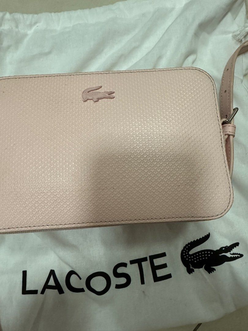 Lacoste bag (Category: Luxury Bags & Wallets) located in Del Monte. Submitted by gshop.ph (Listing ID 1358748786, Image 1). Description: 100% original bought in Lacoste store.