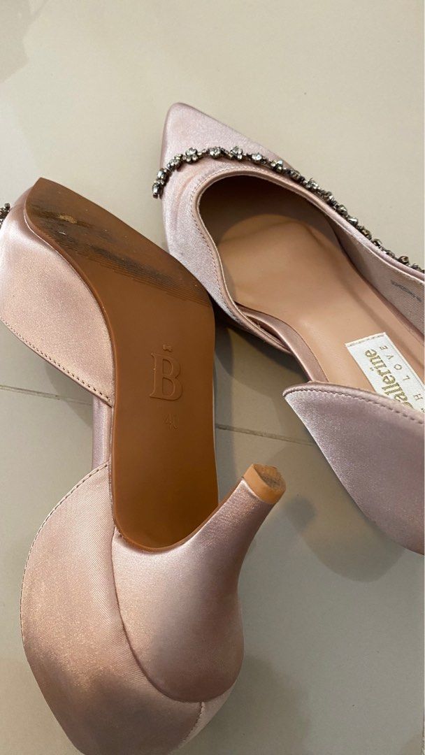 My ballerine heels (Category: Heels) located in Singapore. Submitted by flava_wata (Listing ID 1358774175, Image 3). Description: Wore it once or twice. Meet up.