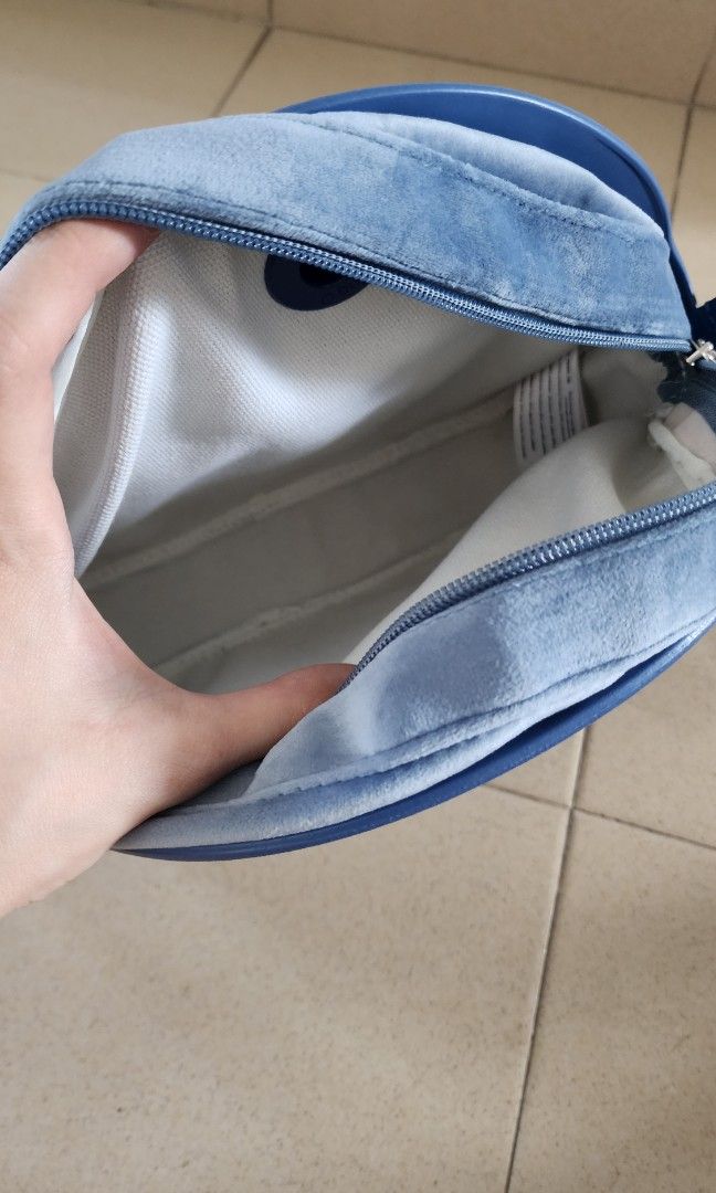 OBag Moonlight (Category: Cross-body Bags) located in Singapore. Submitted by ongsies (Listing ID 1358810157, Image 3). Description: Brand new original O Bag in blue with suede blue insert, and strap..