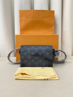(Category: ) located in . Submitted by collynluxurybag (Listing ID 1358895027, Image 1). Description: .