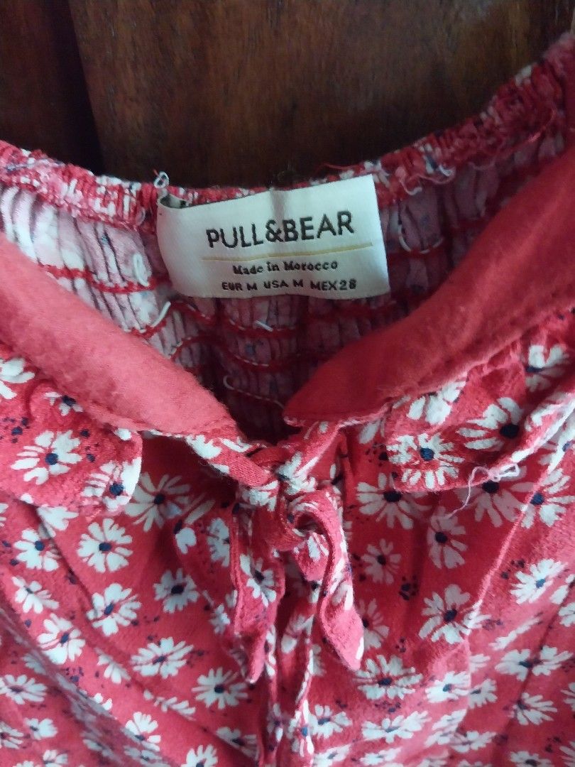 Pull & bear dress (Category: Dresses) located in Makati City. Submitted by imeea (Listing ID 1358763026, Image 2). Description: red mini dress.pull & bear brand from sg..