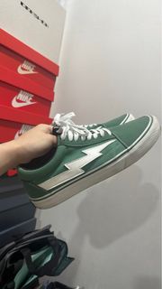 (Category: ) located in . Submitted by sneakerz5989 (Listing ID 1358910640, Image 1). Description: .