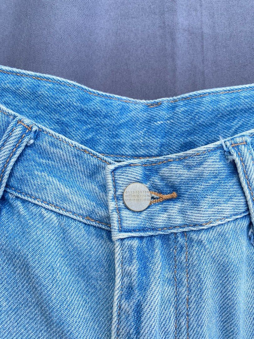 Sennaibo Denim Pants (Category: Jeans) located in General Trias. Submitted by tuffstuff13 (Listing ID 1358857854, Image 3). Description: L-42inch W-41cm Hem-11inch XL on tag -Gallery Dept. Vibe -Sennaibo, Luxury brand sa China -Baggy all the way -NO ISSUE, LIKE NEW CONDITION!.