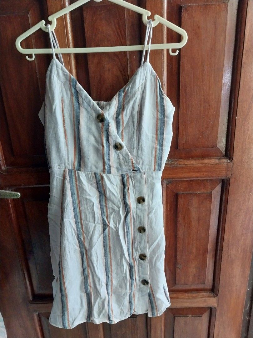 Set summer dress (Category: Dresses) located in Makati City. Submitted by imeea (Listing ID 1358765159, Image 2). Description: all imported items from sg.