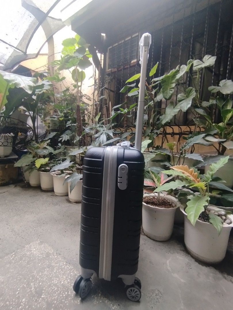 Travel Basic hard case luggage CARRY ON (Category: Luggage) located in Manila. Submitted by geastoystoreatbp (Listing ID 1358789037, Image 2). Description: hand carry color black.