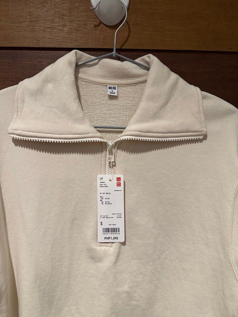 Uniqlo Half Zip Sweatshirt - Off White (Category: Coats, Jackets and Outerwear) located in Paranaque City. Submitted by decluttercutieph (Listing ID 1358846352, Image 2). Description: .