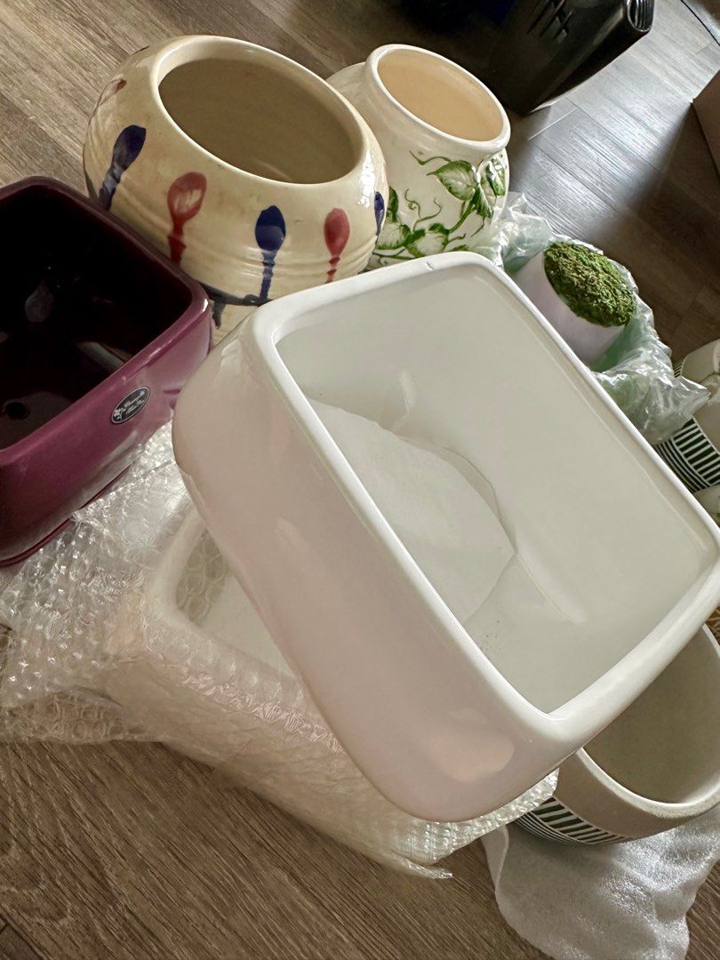 Vases to clear65075497180418111