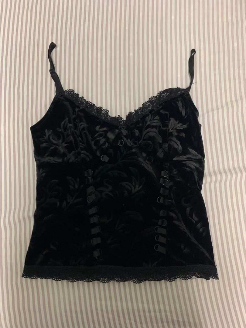 velvet lace top (Category: Sleeveless) located in Manila. Submitted by worstdumpling (Listing ID 1358848860, Image 1). Description: xs-m.