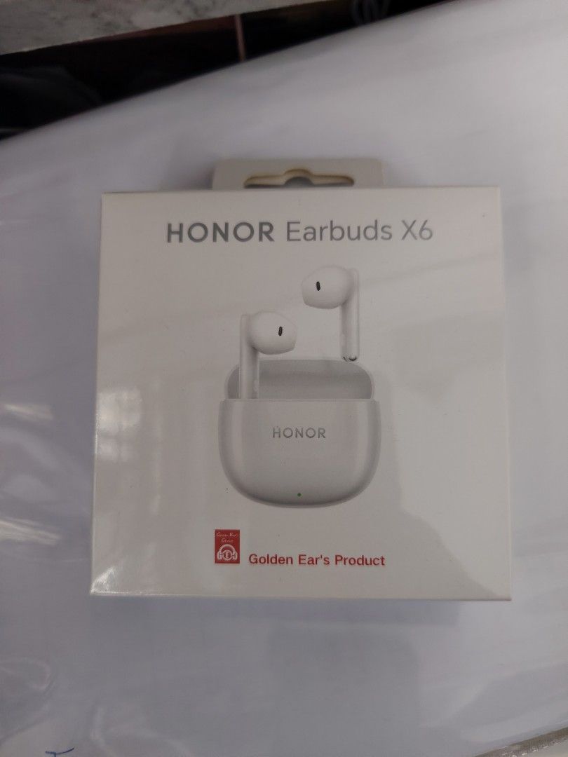 Wireless Earbuds (Category: Earphones) located in Singapore. Submitted by sjesper (Listing ID 1358782864, Image 1). Description: Got it when I bought my Honor HP. Selling it. Not yet open.