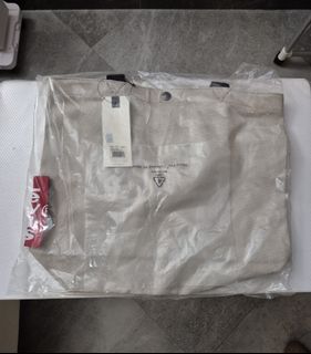 （分類：）位於 。 由 bomana 提交（商品編號 1358936795，圖片 1）。簡介： 。