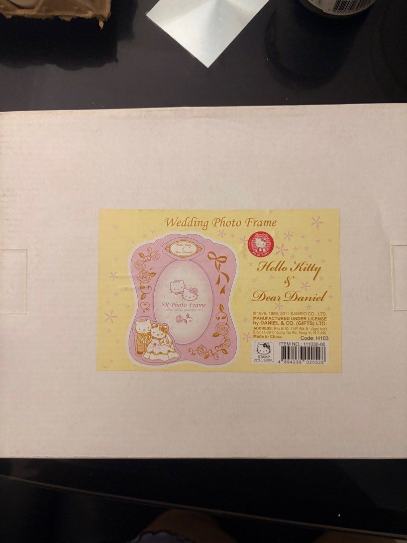 Authentic hello kitty frame! (Unopened) (Category: Frames & Pictures) located in Taguig. Submitted by geonas.closet (Listing ID 1359051836, Image 2). Description: selling my authentic hello kitty frame ! was decluttering and found my bnew one! (unopened) 📍taguig.