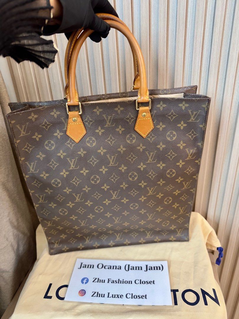 LV Vintage Sac Plat (Category: Luxury Bags & Wallets) located in Makati City. Submitted by zhuluxeitems (Listing ID 1358994765, Image 2). Description: Authentic LV Sac Plat Monogram. Vintage. In good condition. Inclusion: •Dustbag •Paperbag Meet up or Pick up BGC.