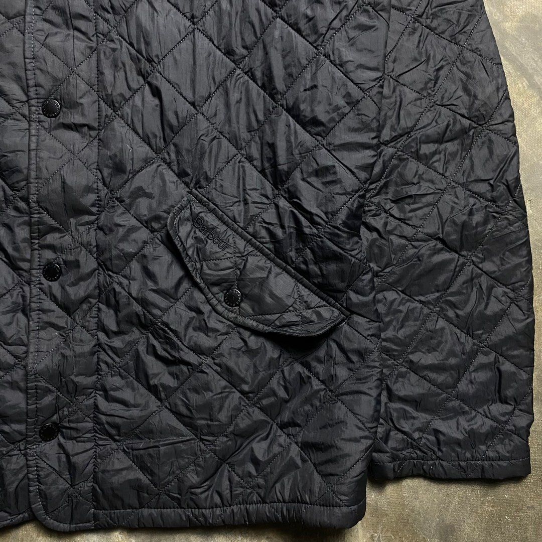 Barbour - Flyweight Chelsea Quilted Jacket (Category: Coats, Jackets and Outerwear) located in Manila. Submitted by insidethreads_ (Listing ID 1359110066, Image 3). Description: Size: L Condition: 9/10 Made in: Vietnam Zipper: Ykk The Barbour Flyweight Chelsea Quilted Jacket is a stylish and lightweight outerwear piece designed for both comfort and practicality. Featuring a diamond-quilted pattern, this jacket offers a sleek, tailored fit with a 