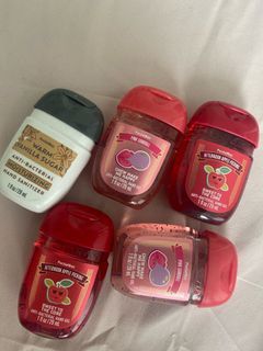 BATH AND BODY WORKS sanitizers